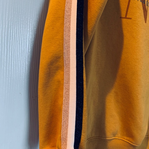 MADAME , Hoodie!! - Picture 4 of 16